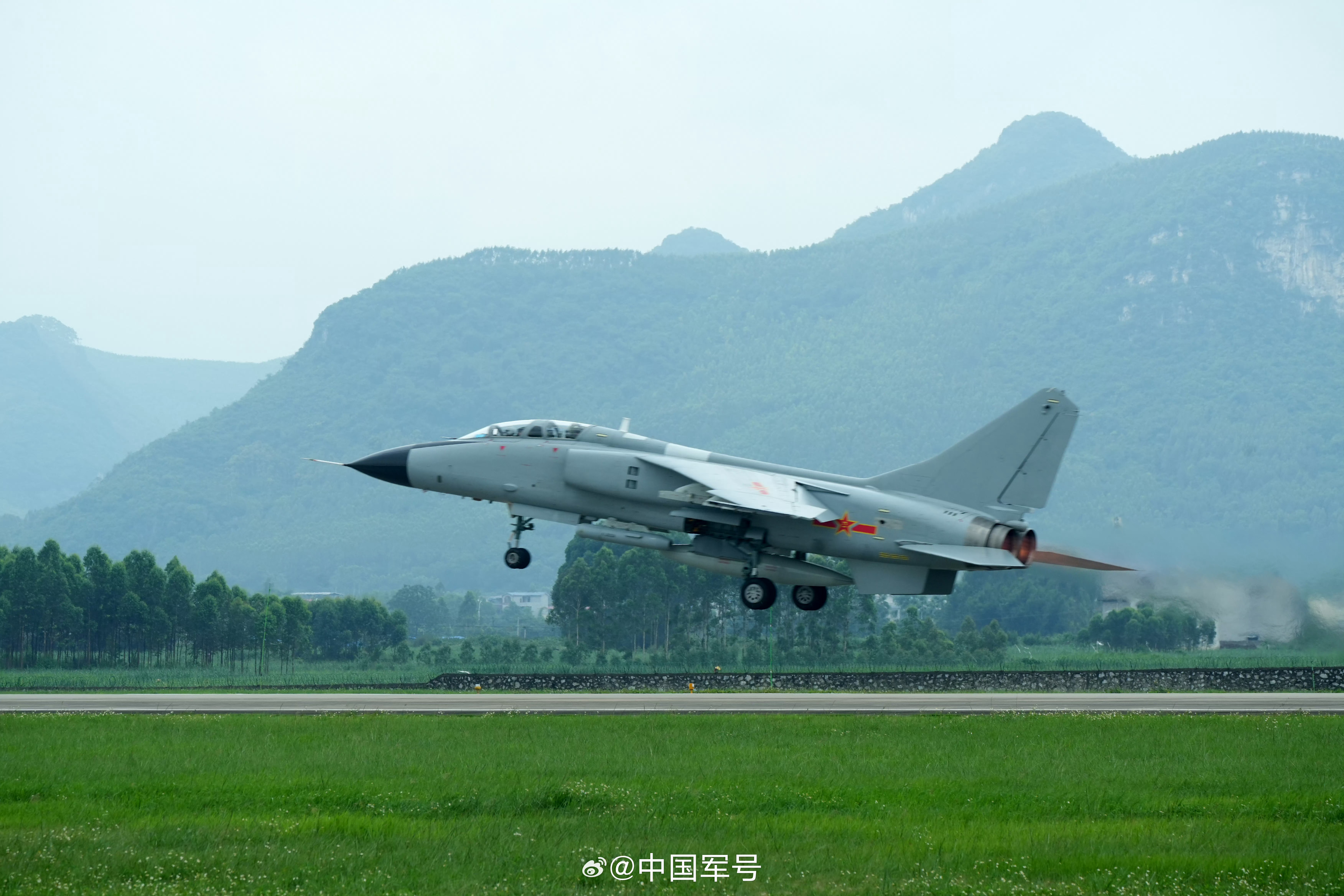 南部飞豹，K/JDC03A目标指示吊舱烽火问鼎计划制胜空天