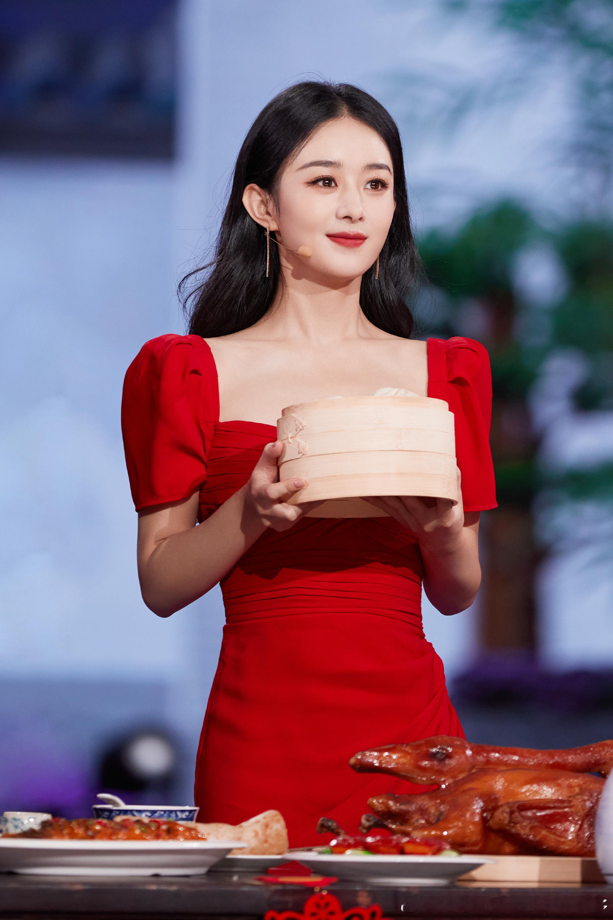 赵丽颖  七夕快乐，愿美好常伴、事事顺心、松弛自在！