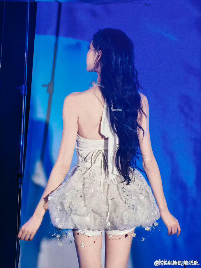 张艺上说下次只美不崩溃张艺上回应张艺上门面担当张艺上的颜值真的太绝了，五官精致立