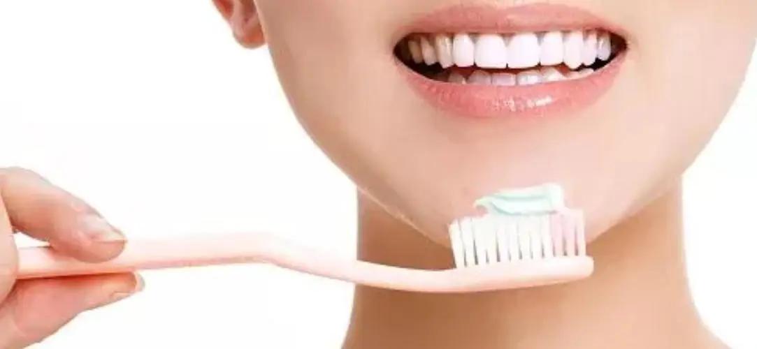 你每天刷对牙了吗 ？怎样才能避免无效刷牙？

“早上起来，我看着镜子里的自己，想