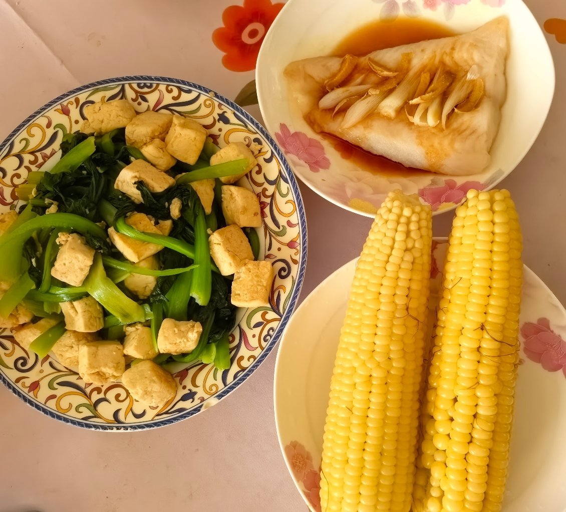 每日一餐分享 跟母上大人一起吃饭，简简单单就好[哈哈] ​​​