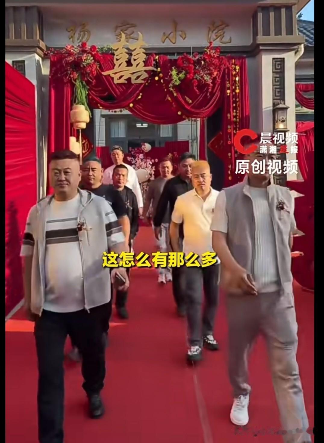 敢欺负俺外甥女，“舅”给你点颜色看看。

这是 10 月 6 日发生在河南开封一