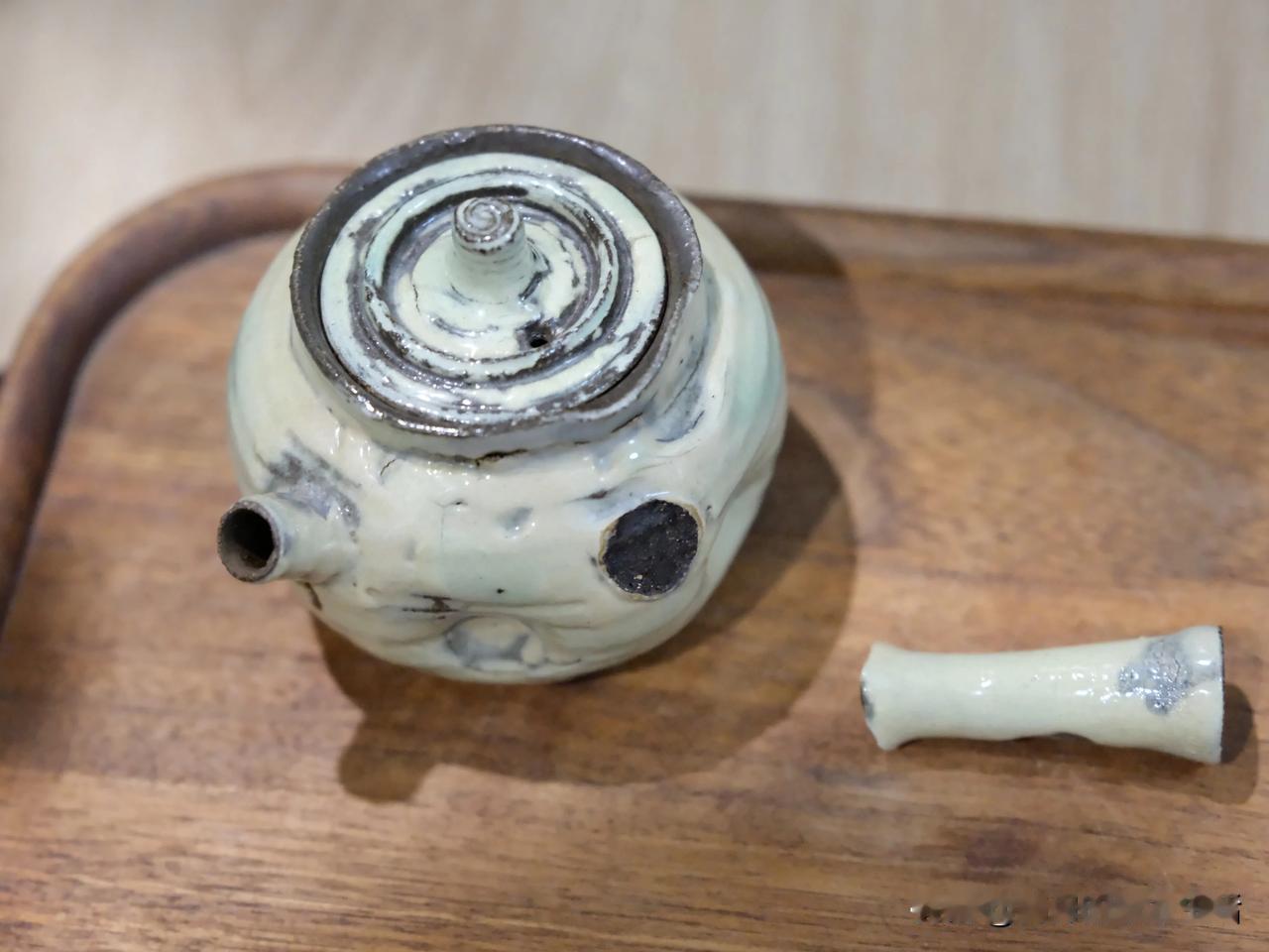 下午用不常用的大支架拍照，完后卡扣死了，取不下来相机，一通折腾，心情都被搞坏了，