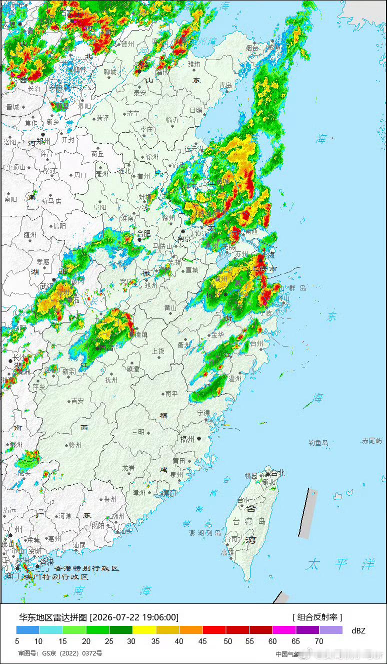 上海暴雨分享几个雨天行车小知识积水超过轮胎一半就别冲了，熄火后千万别再打火——发