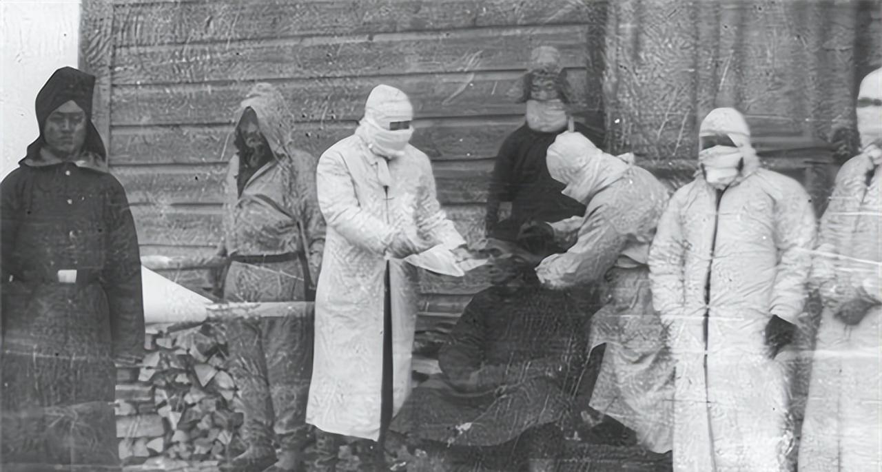 1940年春天，一支日本鬼子闯入了抚松师范中学，强行掳走了500多位该校学生，然