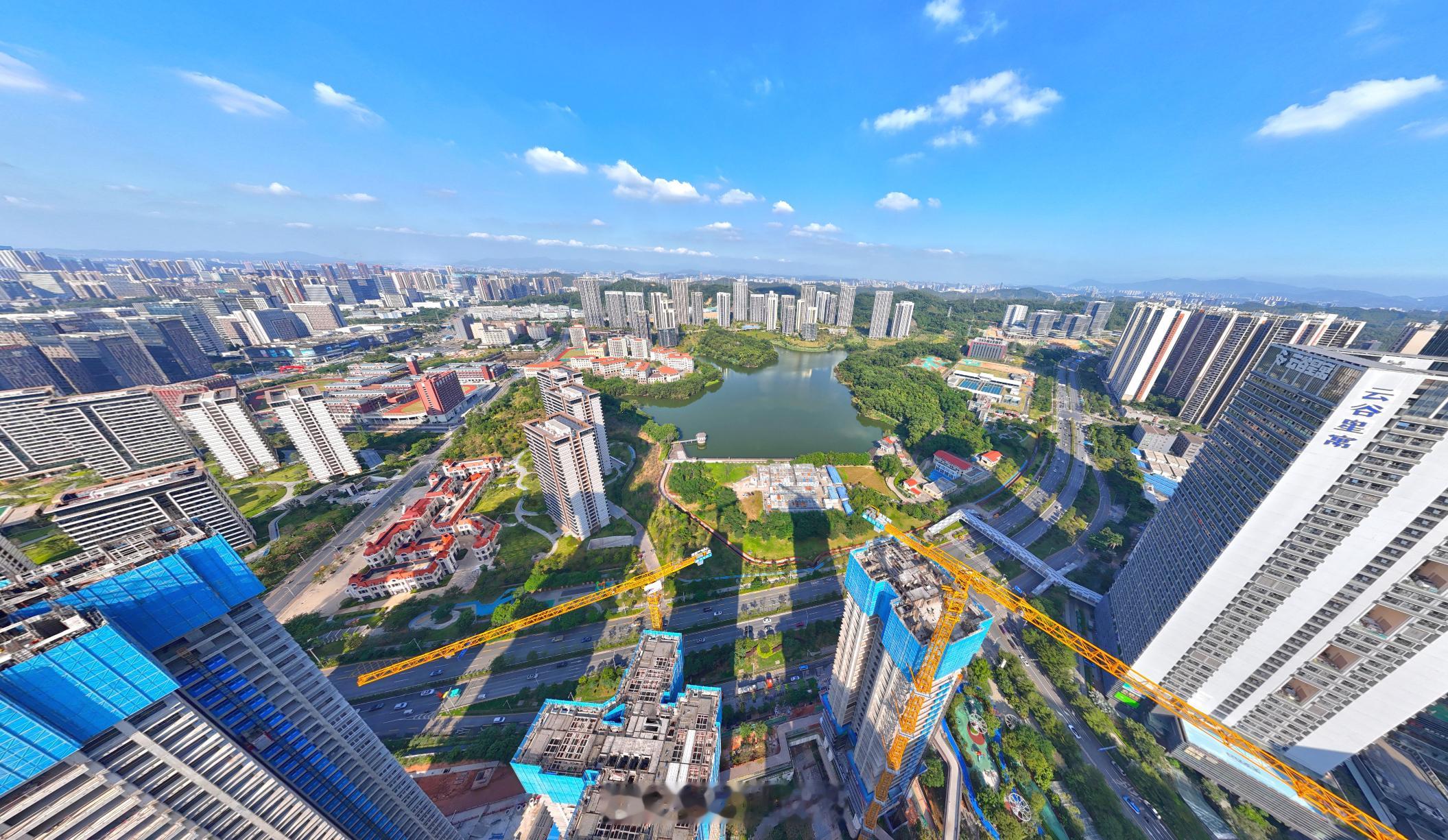 坂田天安云谷，天安1号，刚拿预售证，备案均价7.7万。面积段118-141-16