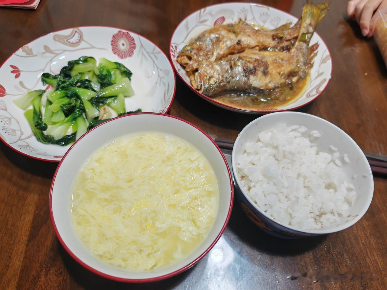 每天在头条碎碎念，不写出来心里还痒痒的。

昨天晚上因为一场大雨，我和孙子到家都