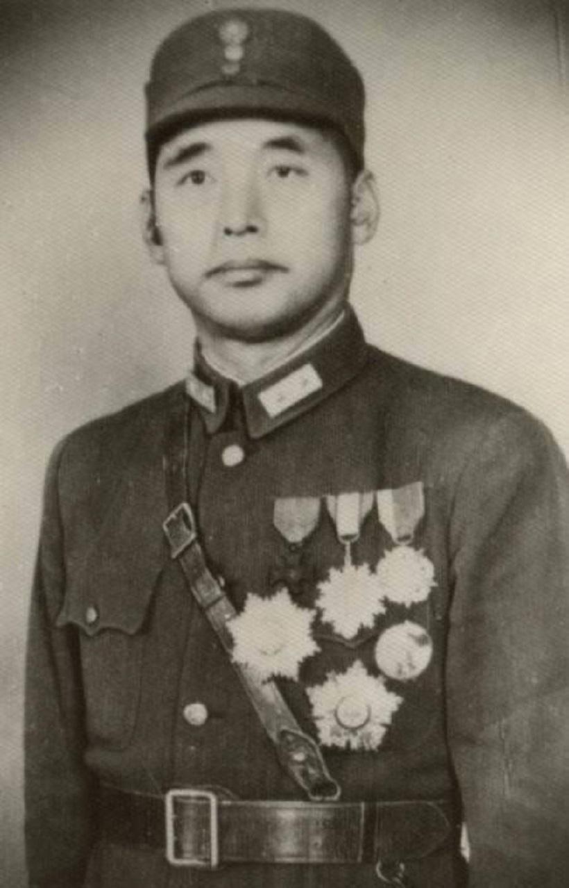 从伙夫到集团军司令！打响全面抗战第一枪，功过两极的民国铁血战将
 
冯治安(18