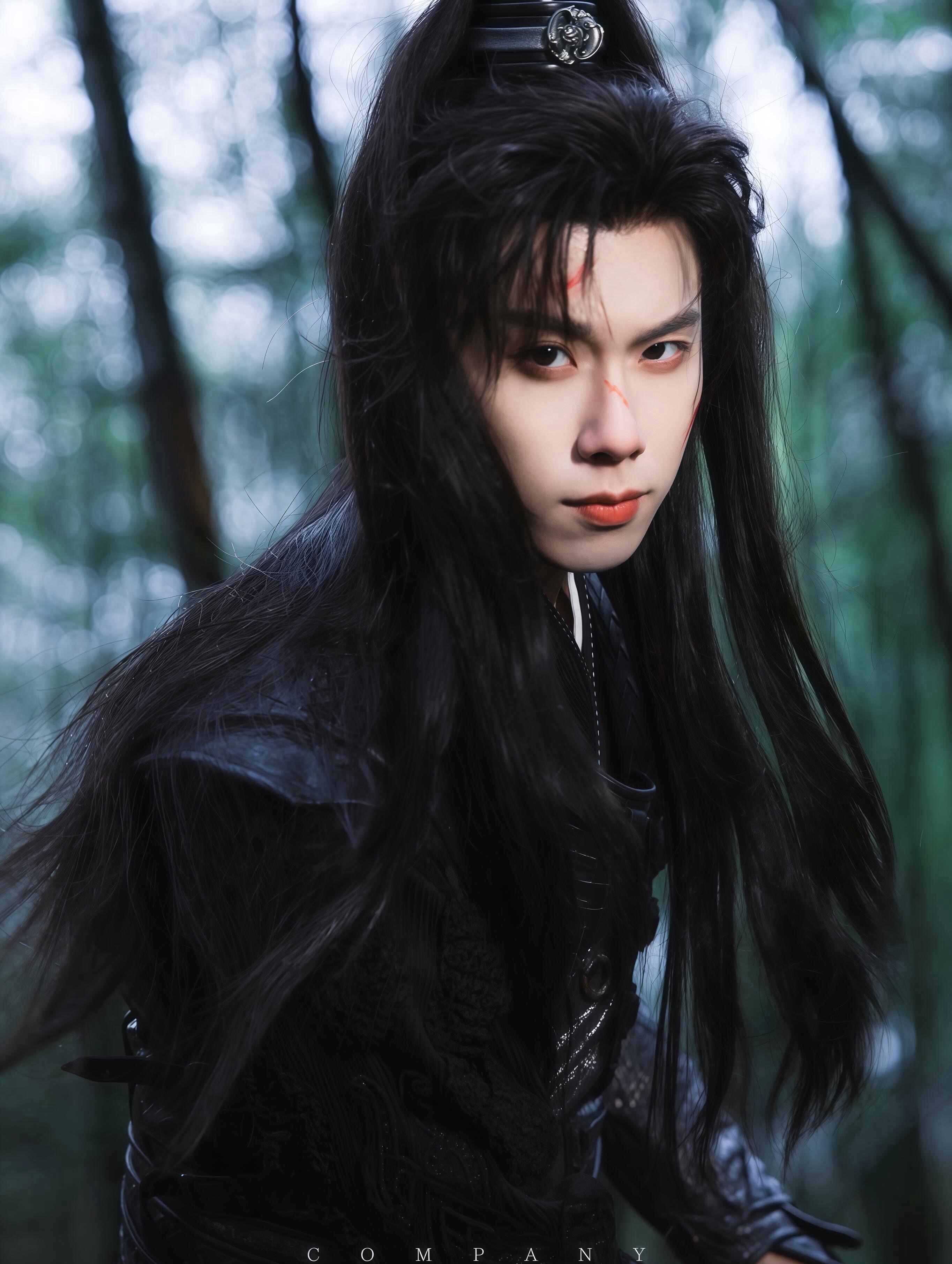 原来是周奇和向涵之恋情，周奇资源蛮顶的，早期芈月传，小欢喜，现在藏海传，长安二十