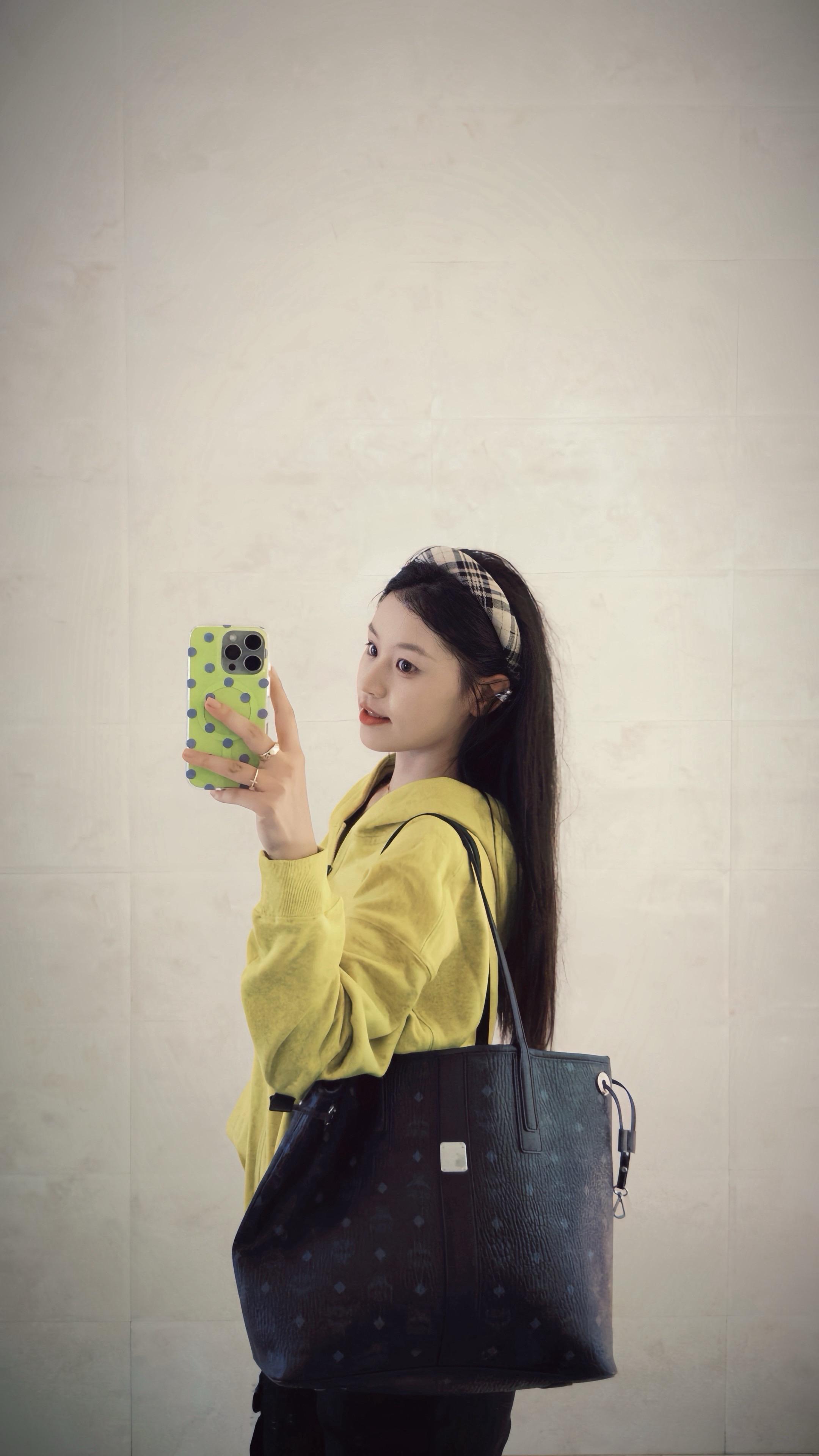 长大两字没有偏旁 自由两字却加了围墙