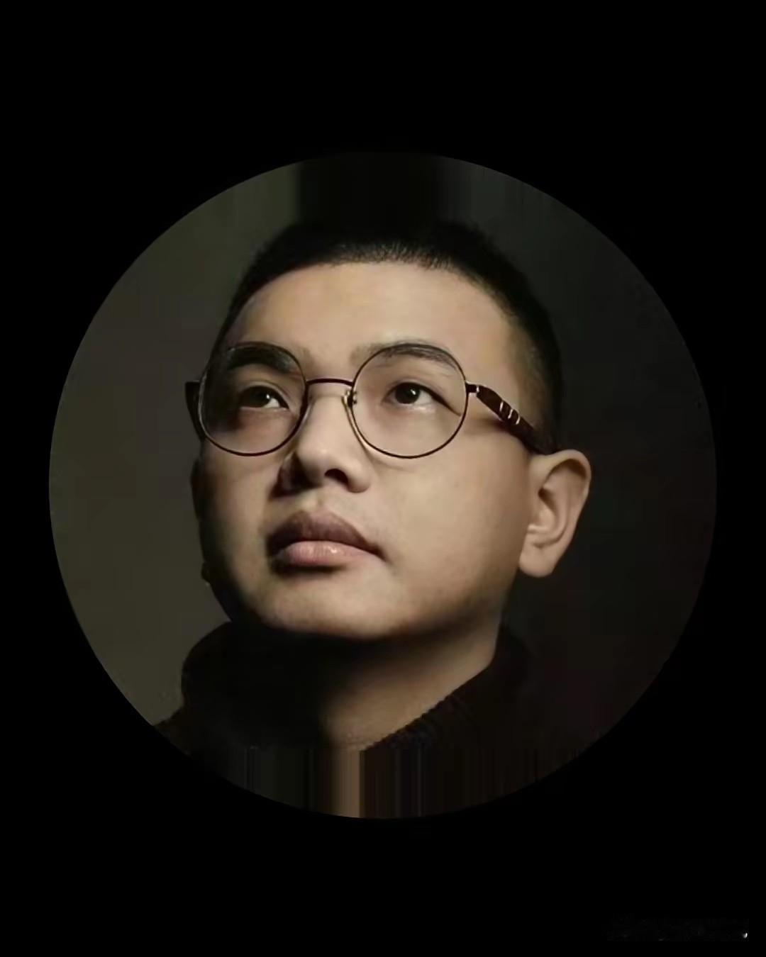 批评卢克文不是嫉妒逆袭，他的投名状式叙事，和胡锡进和司马南之流并无二致！

很多