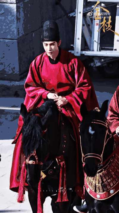 陈星旭是不是又瘦了啊？感觉他五官更立体了 