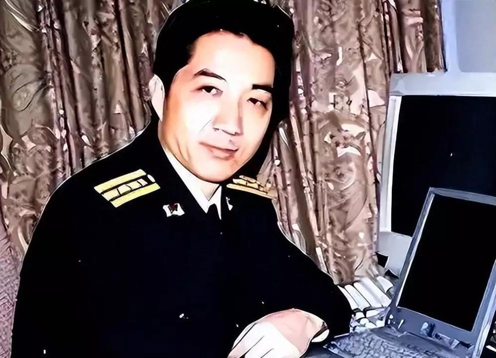 他是最不靠谱的专家，还上央视忽悠？像“海带缠潜艇”“雾霾防激光”“陨石砸航母”这