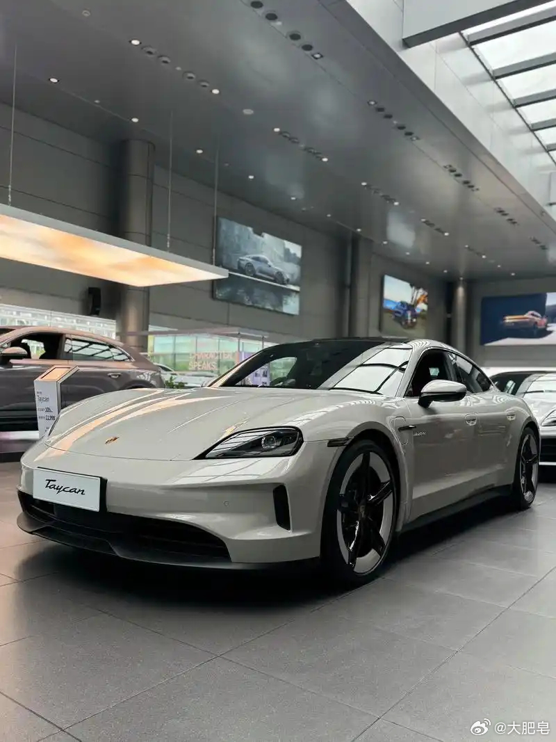 保时捷Taycan 怎么突然上热搜了？
