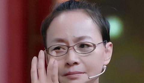 65岁宋丹丹被曝做财产公证，网传身家12亿，每月给儿子一家80万


这两天宋丹