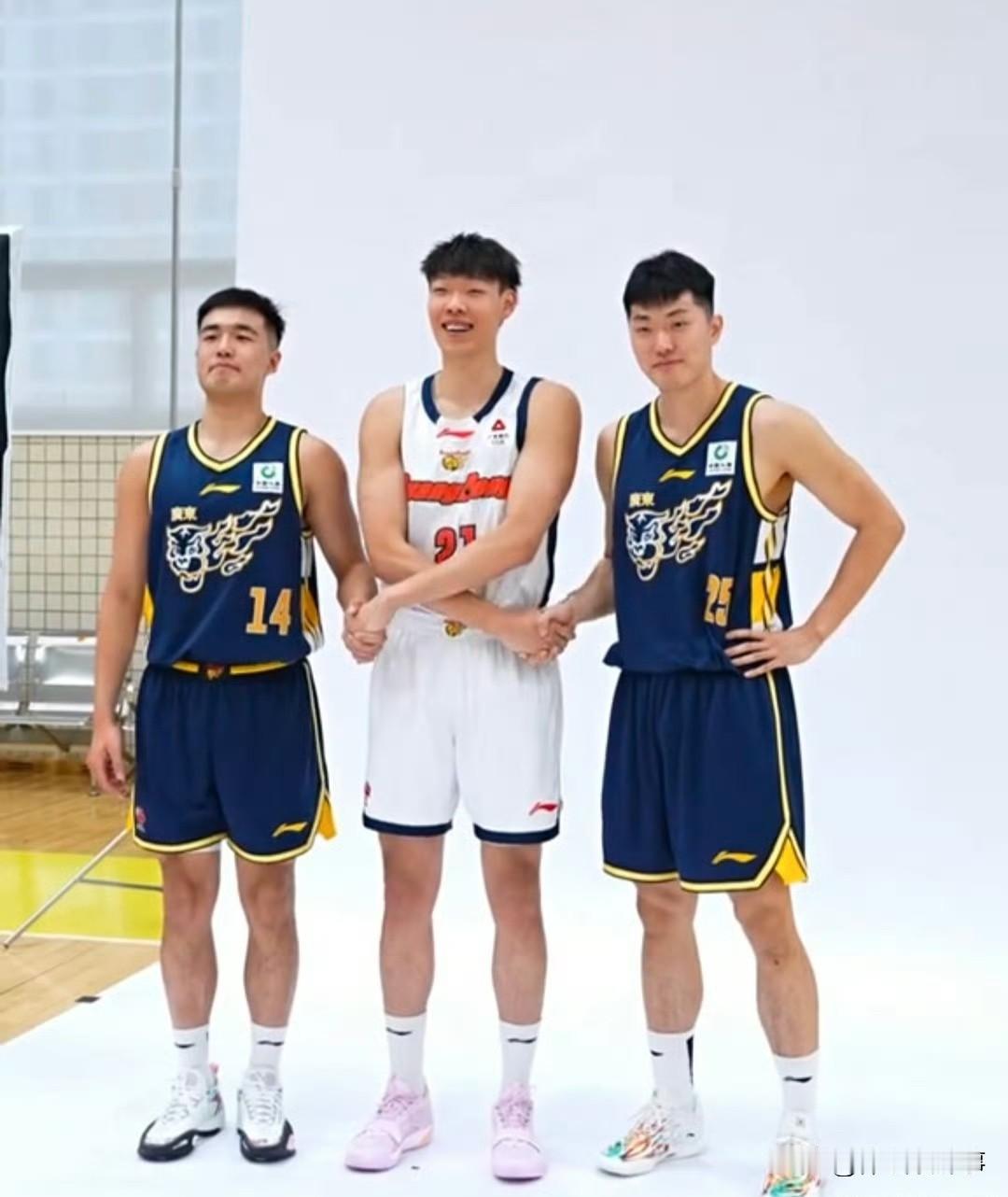 看了昨晚的CBA第五节的潜力赛，连30多岁的老将都上场打了，这比赛真的有点离谱，