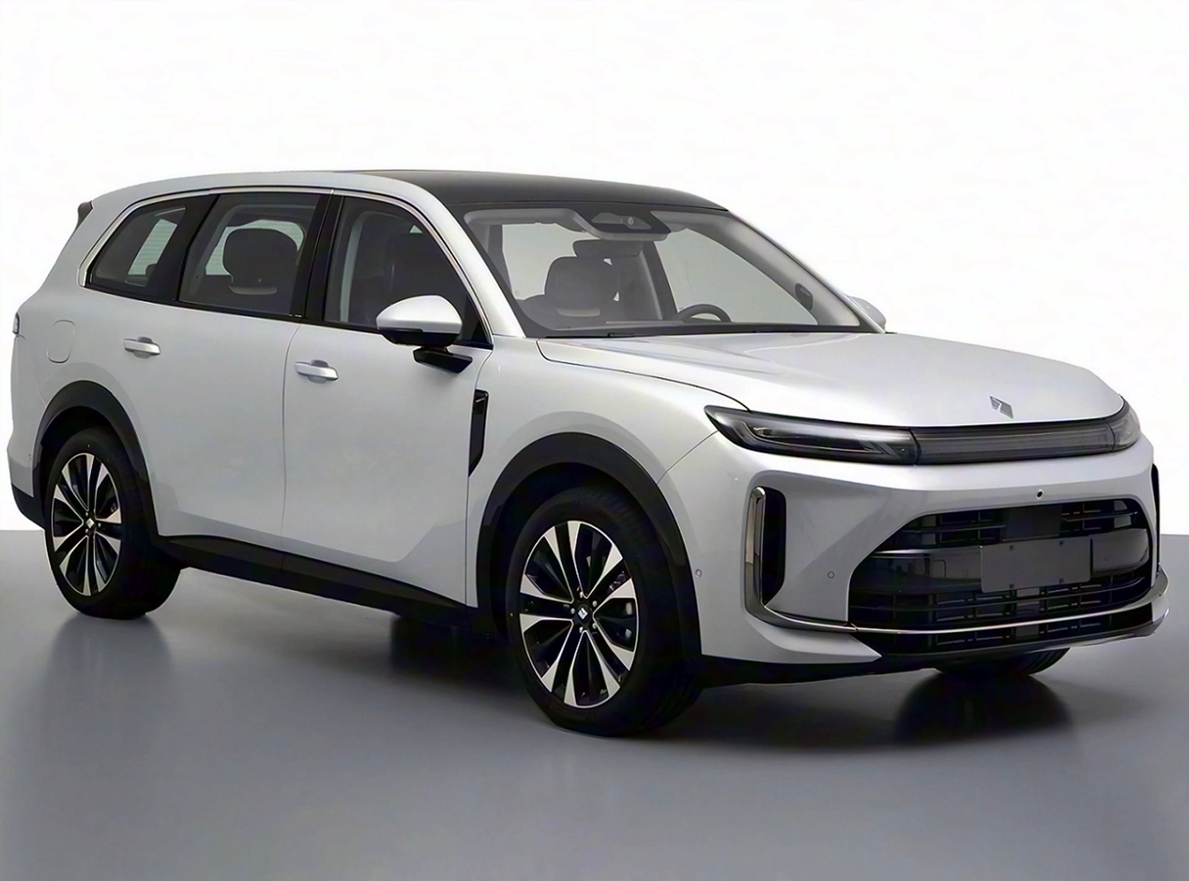 当实用主义国民造车基因的上汽通用五菱，植入华为乾崑智驾、鸿蒙座舱等技术深度赋能，