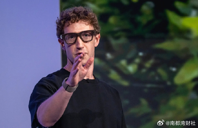 【#扎克伯格把工位搬到AI团队##扎克伯格亲自参与AI研发#】据《商业内幕》报道