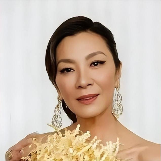 1989年，朱兆祥带女友杨紫琼回家见家长。朱母立刻棒打鸳鸯，朱兆祥不解：“她长得