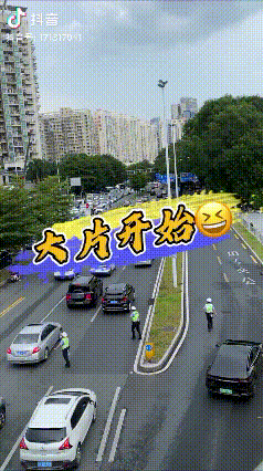 深圳南头古城深南大道，上演大片，外卖小哥骑电动车违反交规被交警拦截抓获，必须抓，