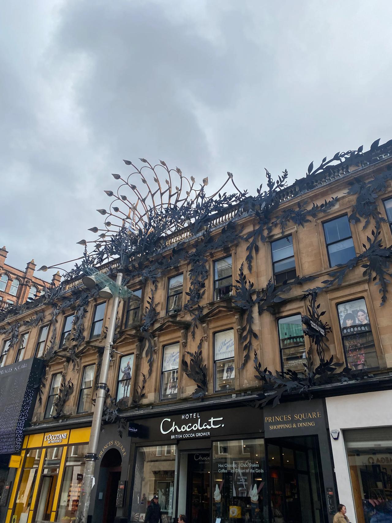 在市中心的王子广场被偷40英镑。我准备去闹，闹到威廉王子赔我！