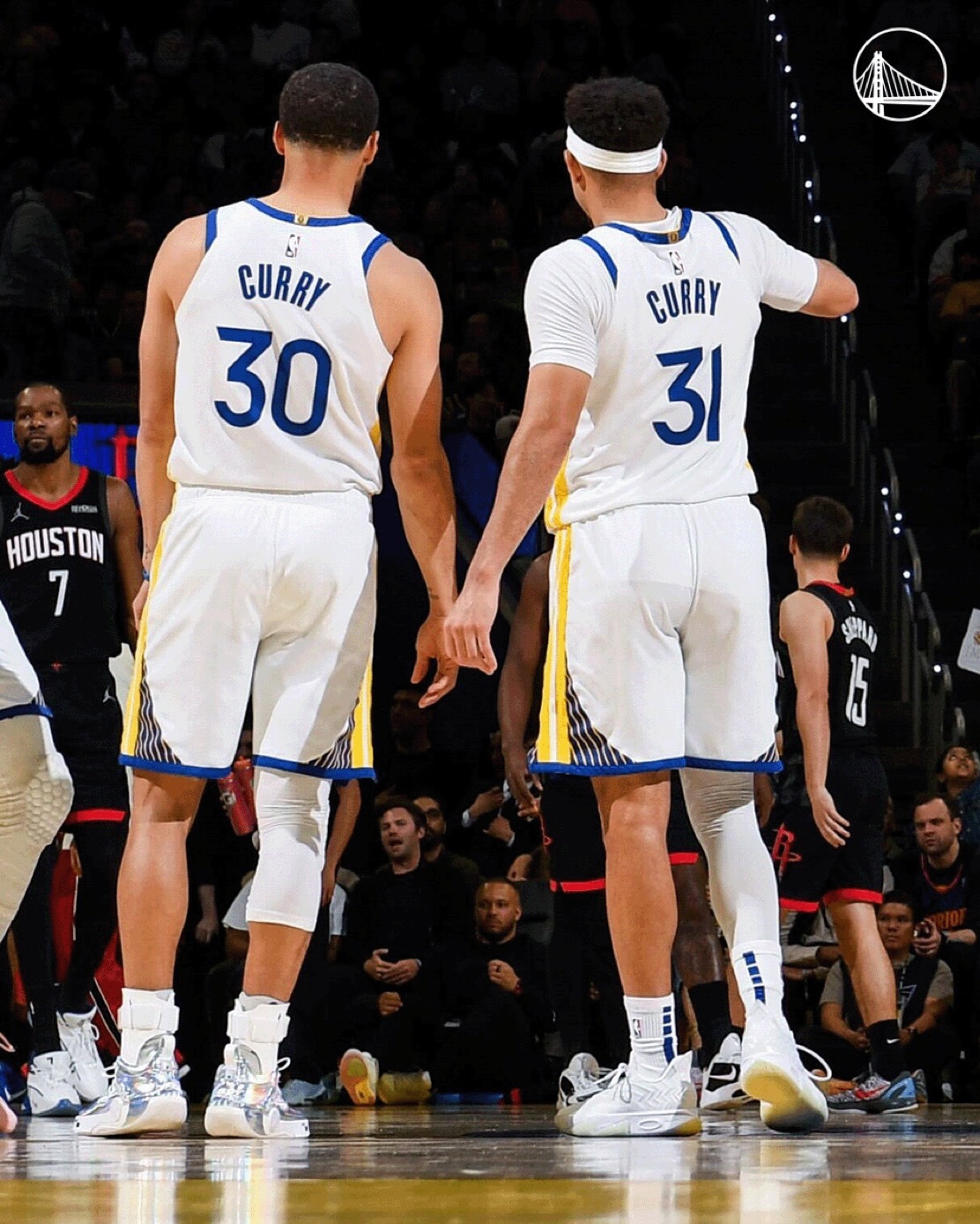 这样真的有点奇怪诶 