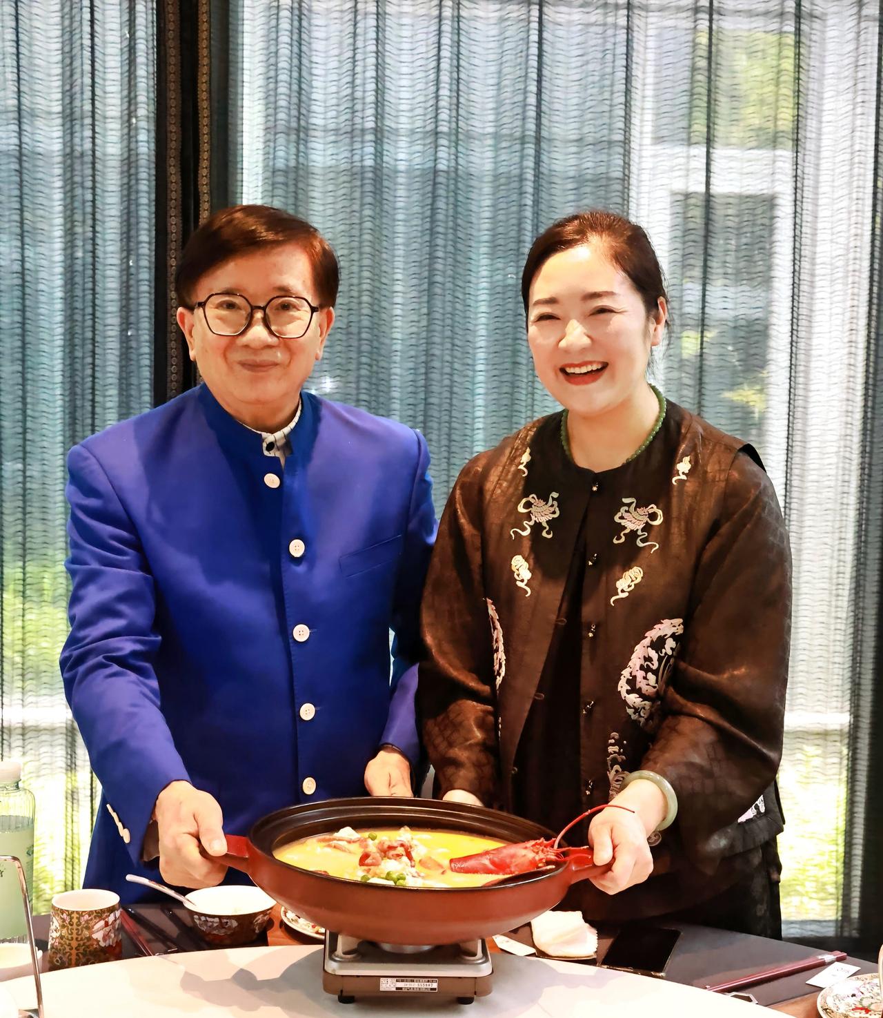 半城荟：湘菜革新里的烟火哲思

文/中国湘菜文化大师邓杰

在湘菜江湖的迭代浪潮