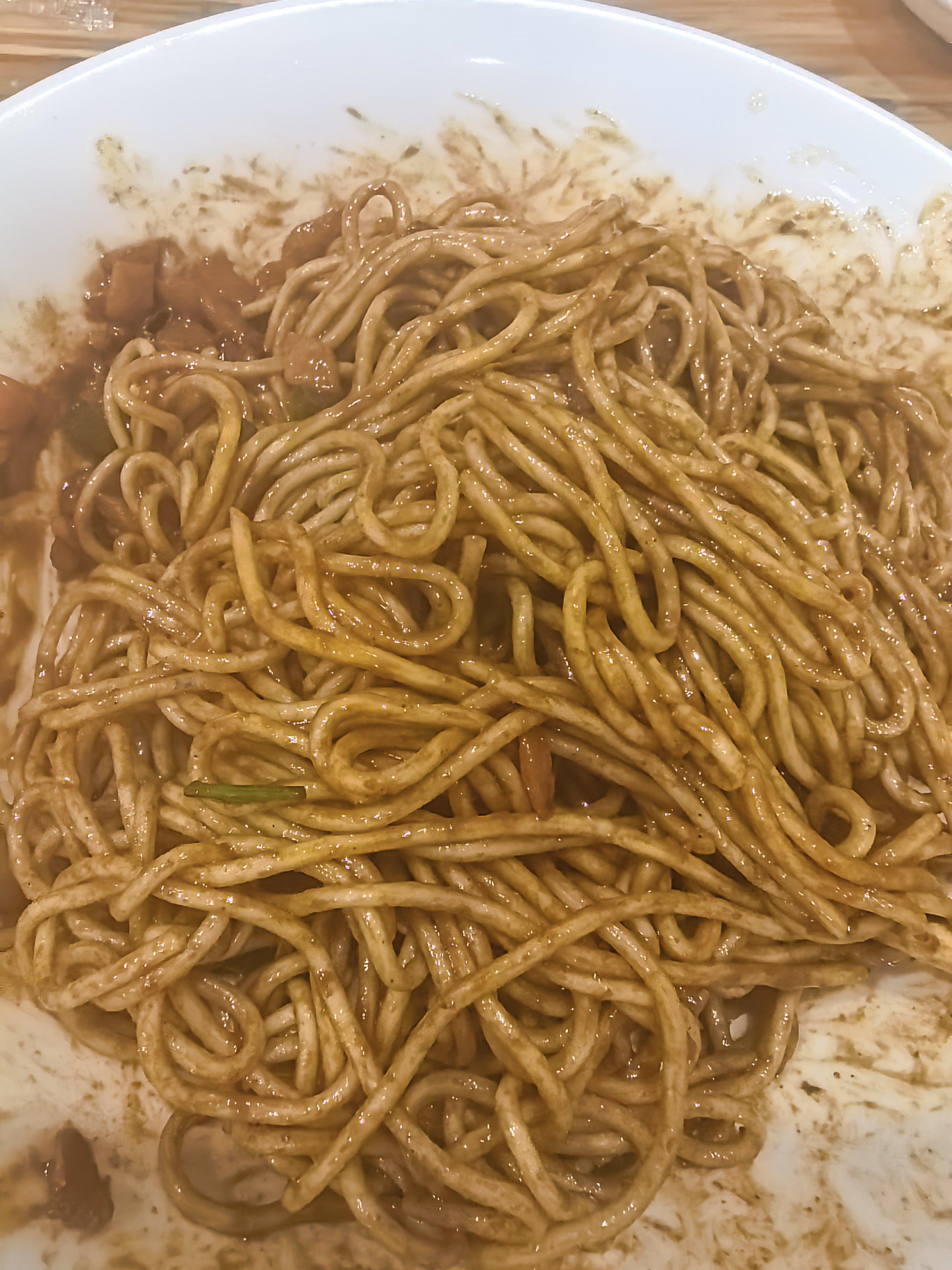 每次吃热干面……吃两口就吃不下了，太干了