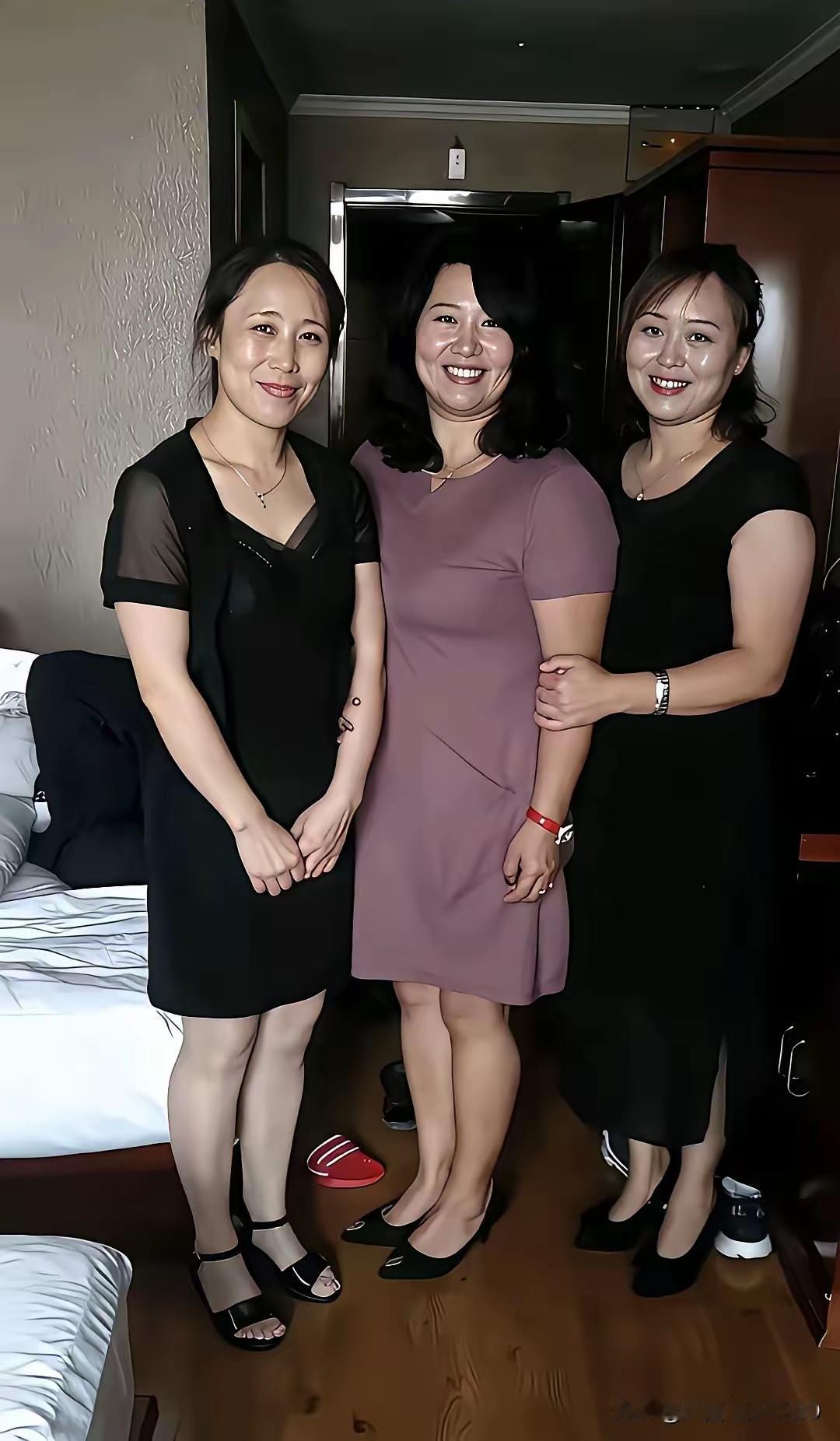 三位大妈都成熟丰满，女人味十足，如果让你选一个做媳妇，你会怎么选？