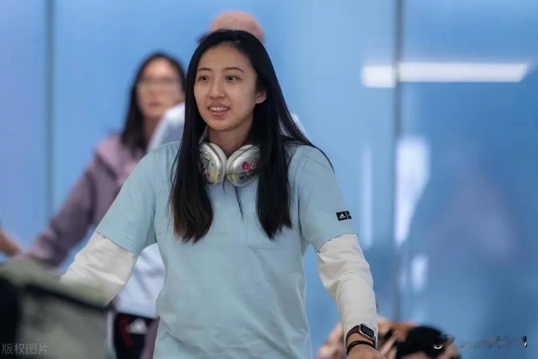 女排三人早该离开了，一人不该落选！
女排名单中有三人早该离开了。给新人让位。
第