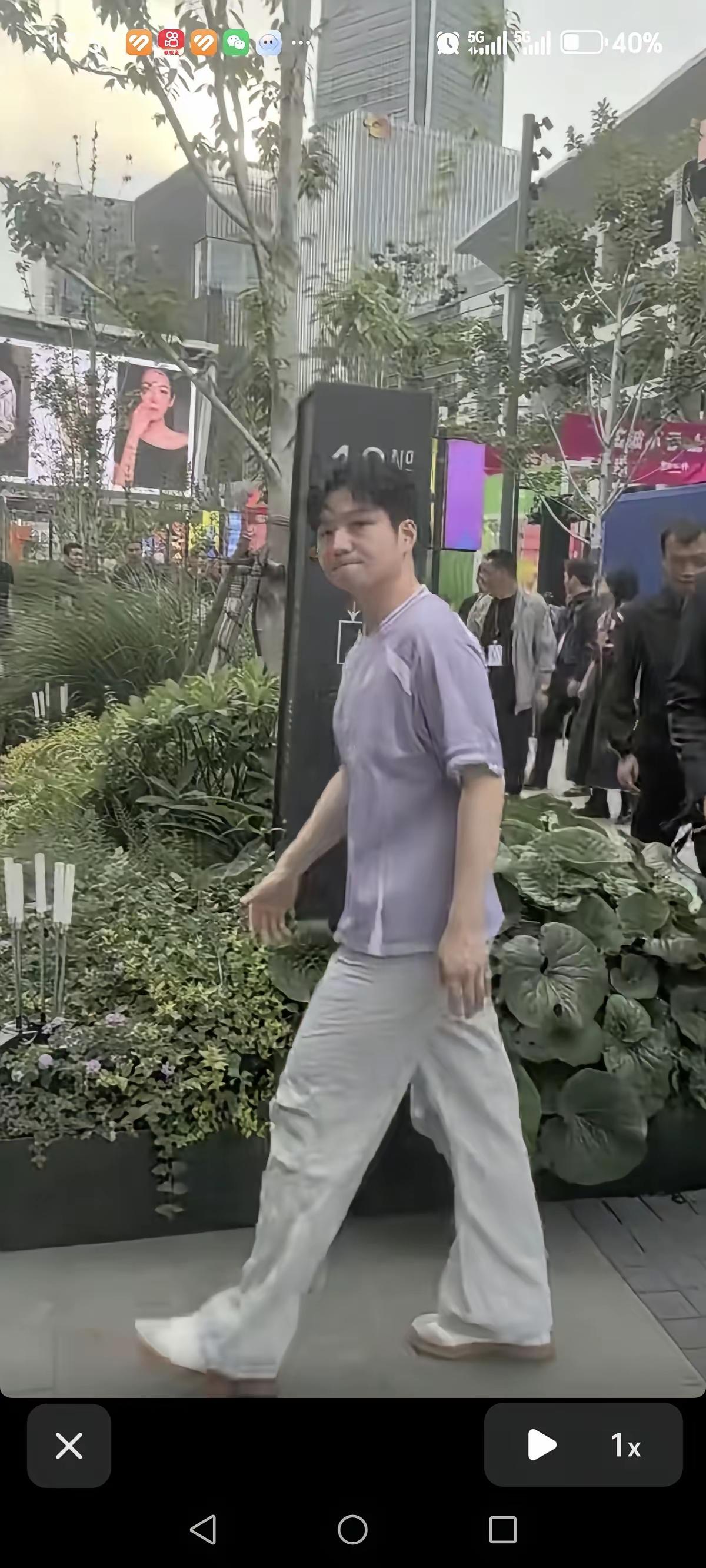 6月11日出席安踏活动的东哥帅气依旧！
听到东哥要参加安踏活动，各地的球迷，今天