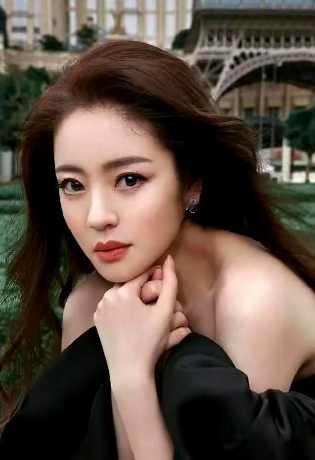 安以轩丈夫出事四年半无收入，独自带娃，靠拍戏积蓄与房产租金维持生活，还自学理财，