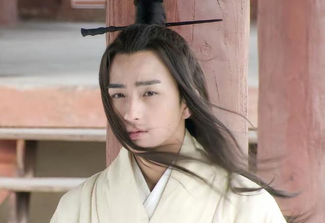 68岁秦宣太后，宠幸26岁美男魏丑夫，一次侍寝过后，宣太后意犹未尽地说：我死后，