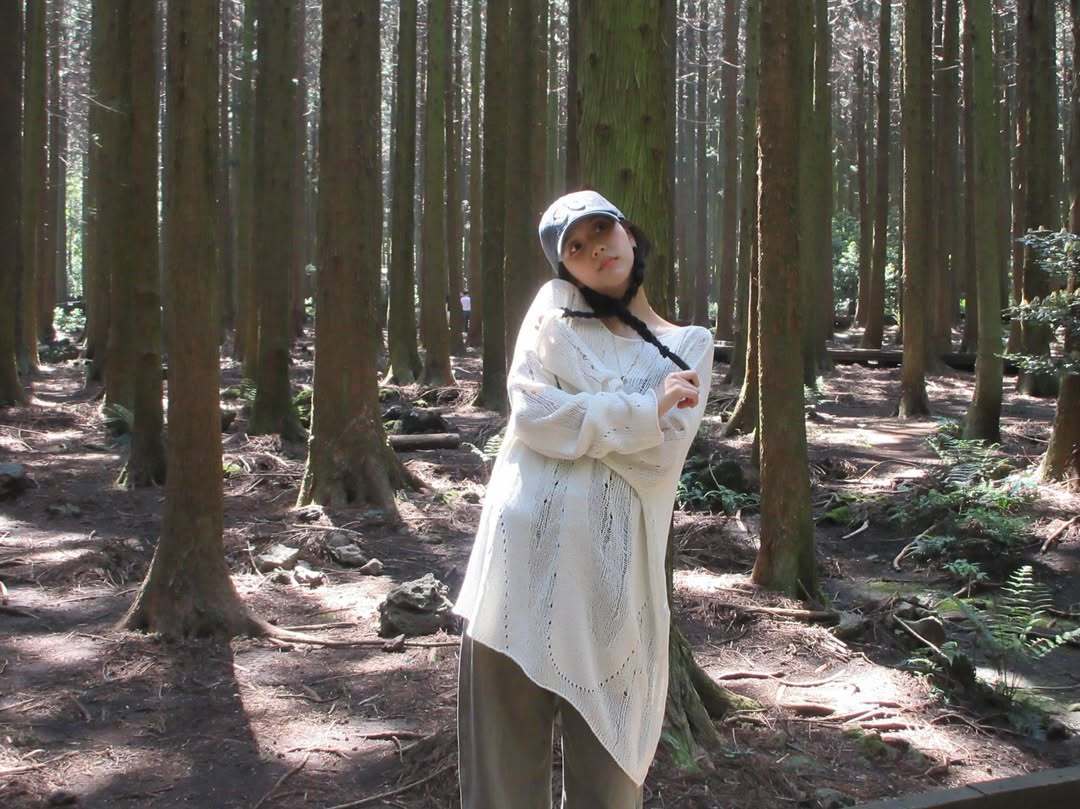 JISOO和树木🌳金智秀