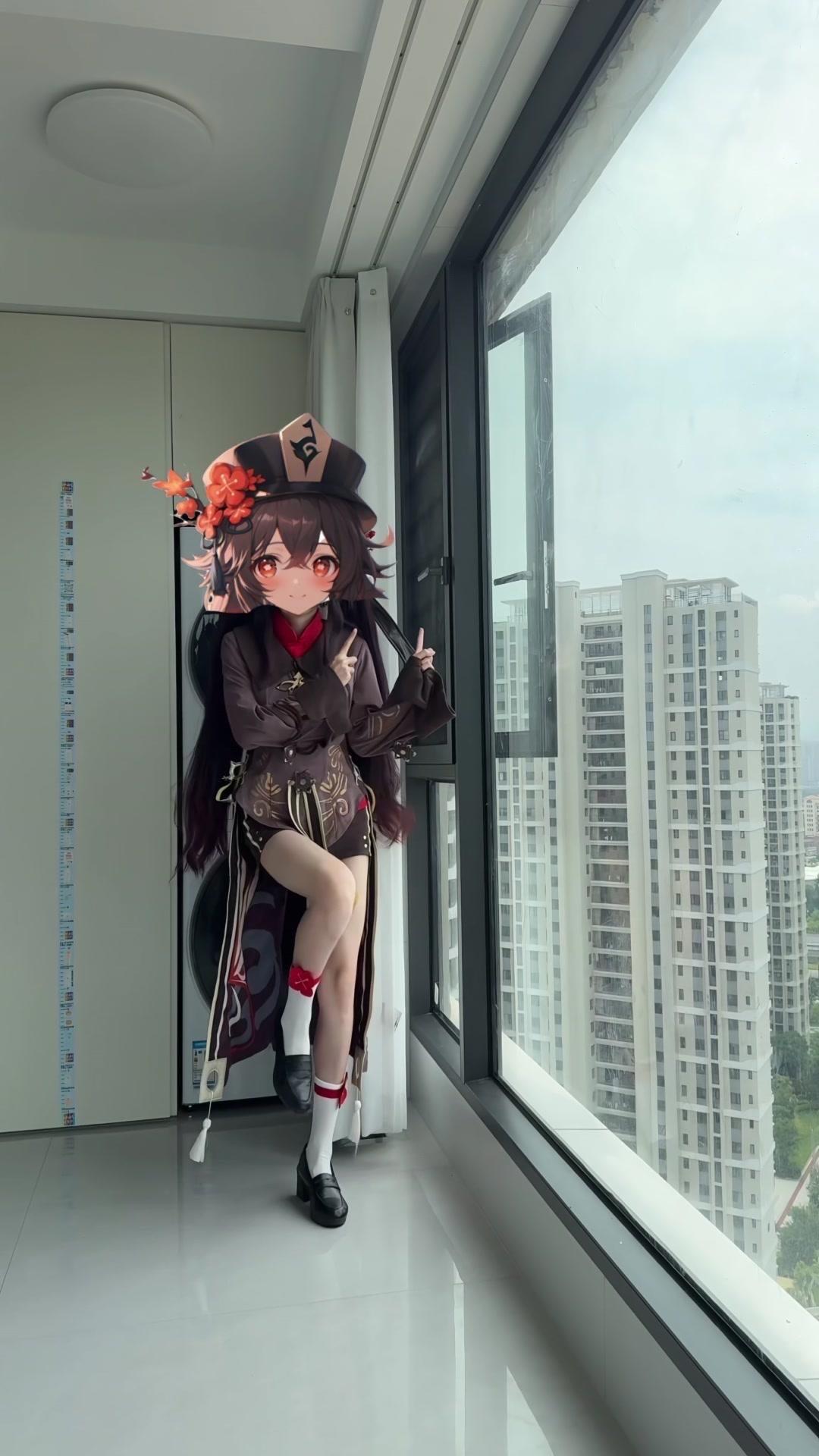 1️⃣🩰嘉桐摇初尝试：之前总说跳得没劲，这次换上胡桃cos服，跟着节奏跳起来，