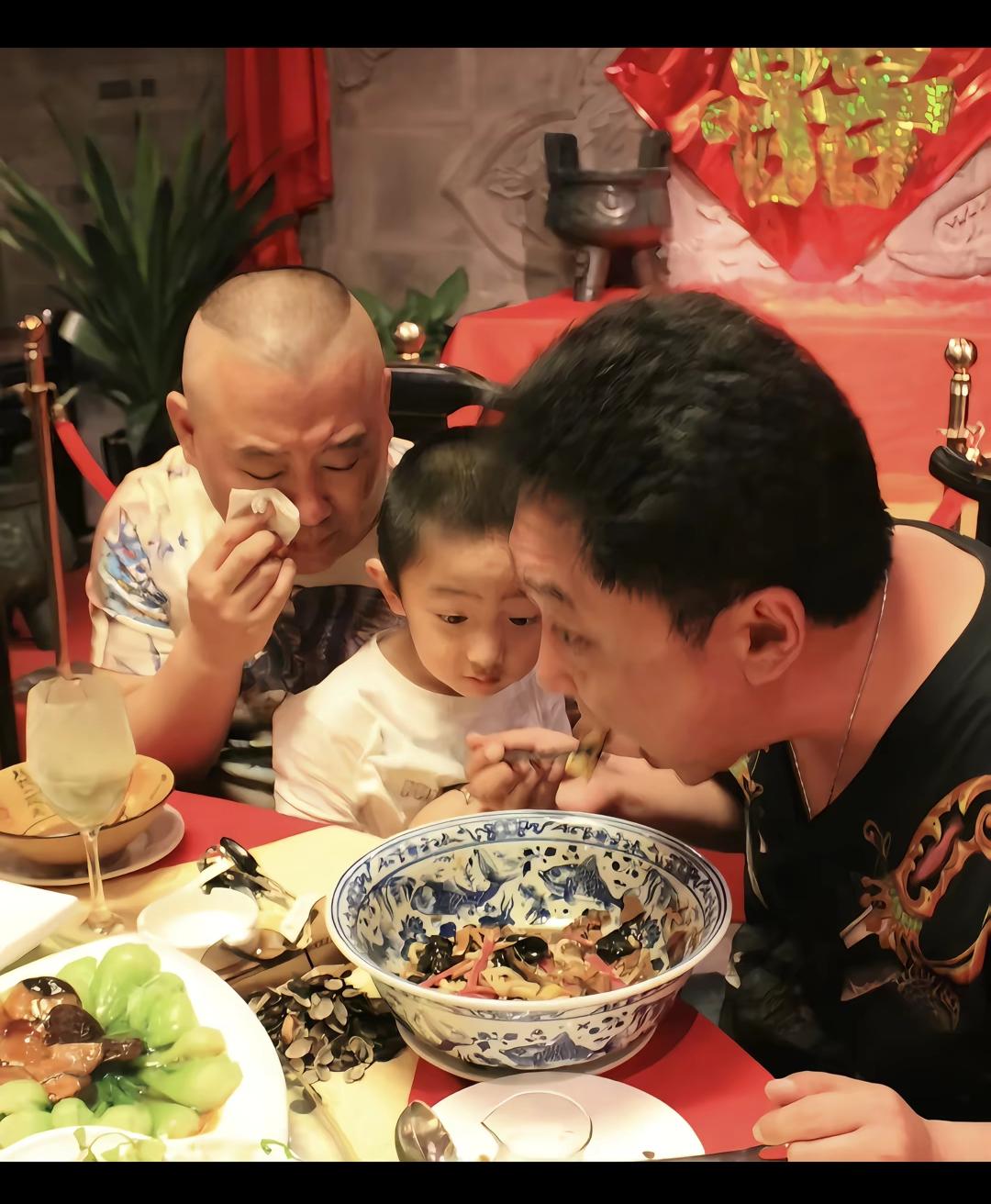 说实话老郭两口子跟于谦他们一路走来也是真的不容易，但是火了之后也得谨慎才行！
现