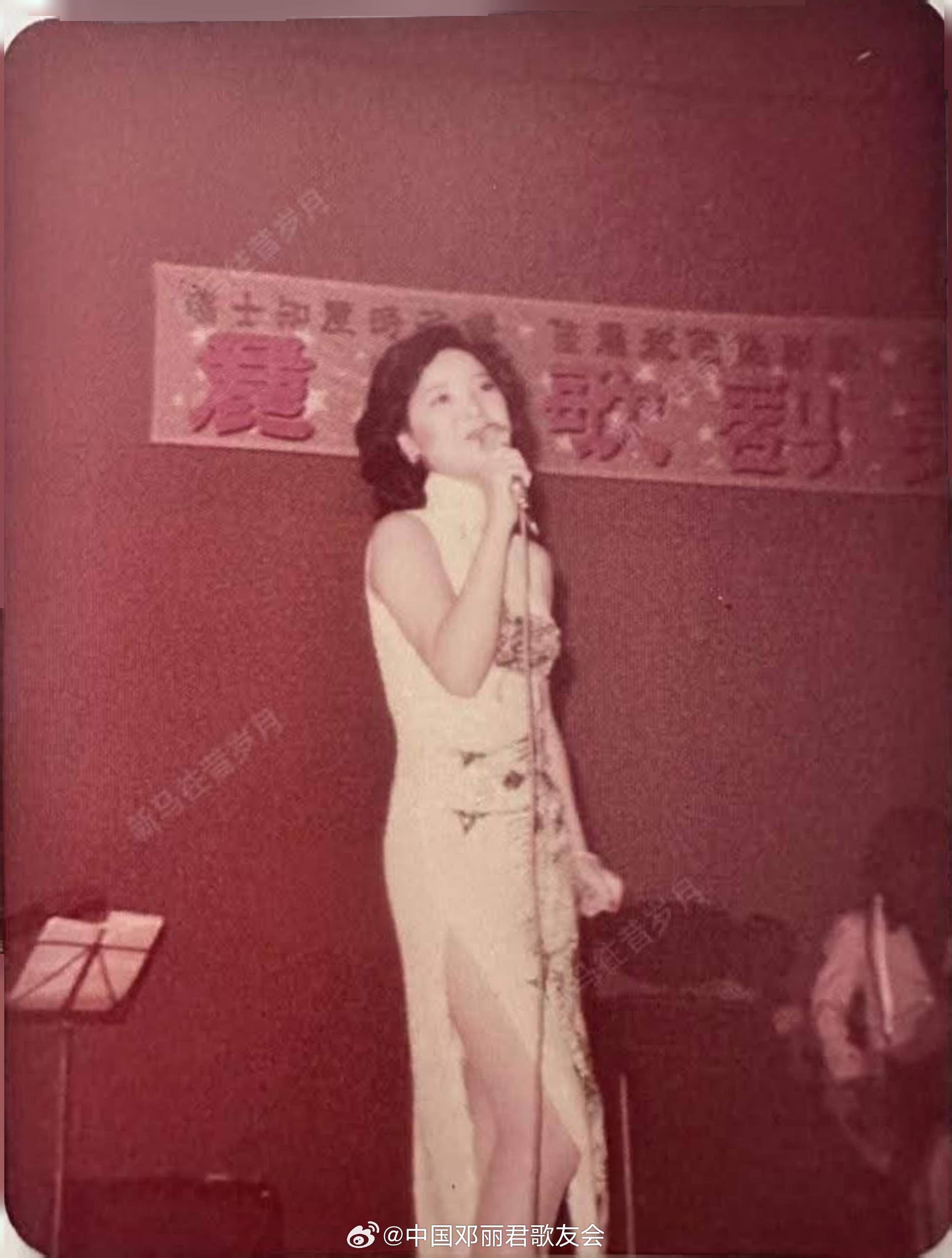 70年代，马来西亚歌厅演出。(FB）邓丽君邓丽君马来西亚