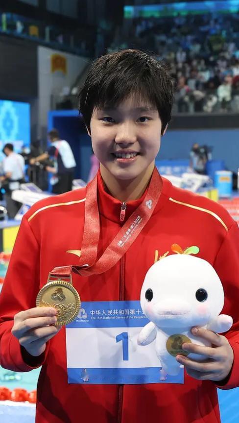于子迪，河北籍中国女子游泳小将。名古屋亚运会女子400米个人混合泳决赛，她以4分