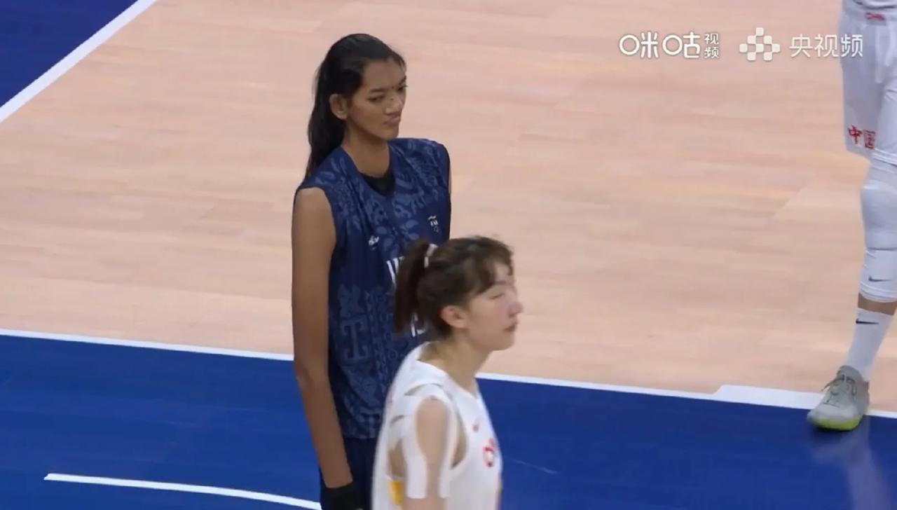 中国女篮111-53印度，
杭州亚运第三胜，
以小组第一的身份出线，
四分之一决