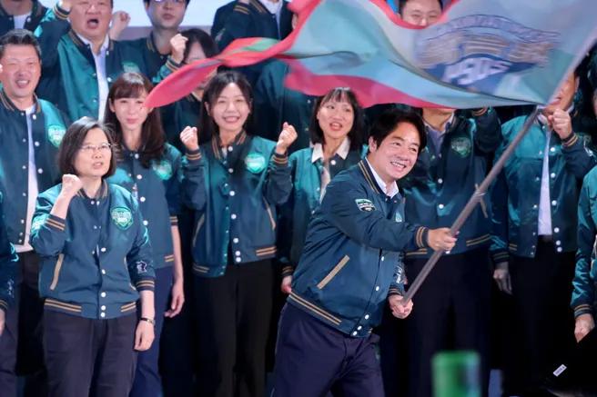 旅欧国际政治研究学者王庆民今日发文写道：“本次台湾大选，真正决定胜负的，并非谁更
