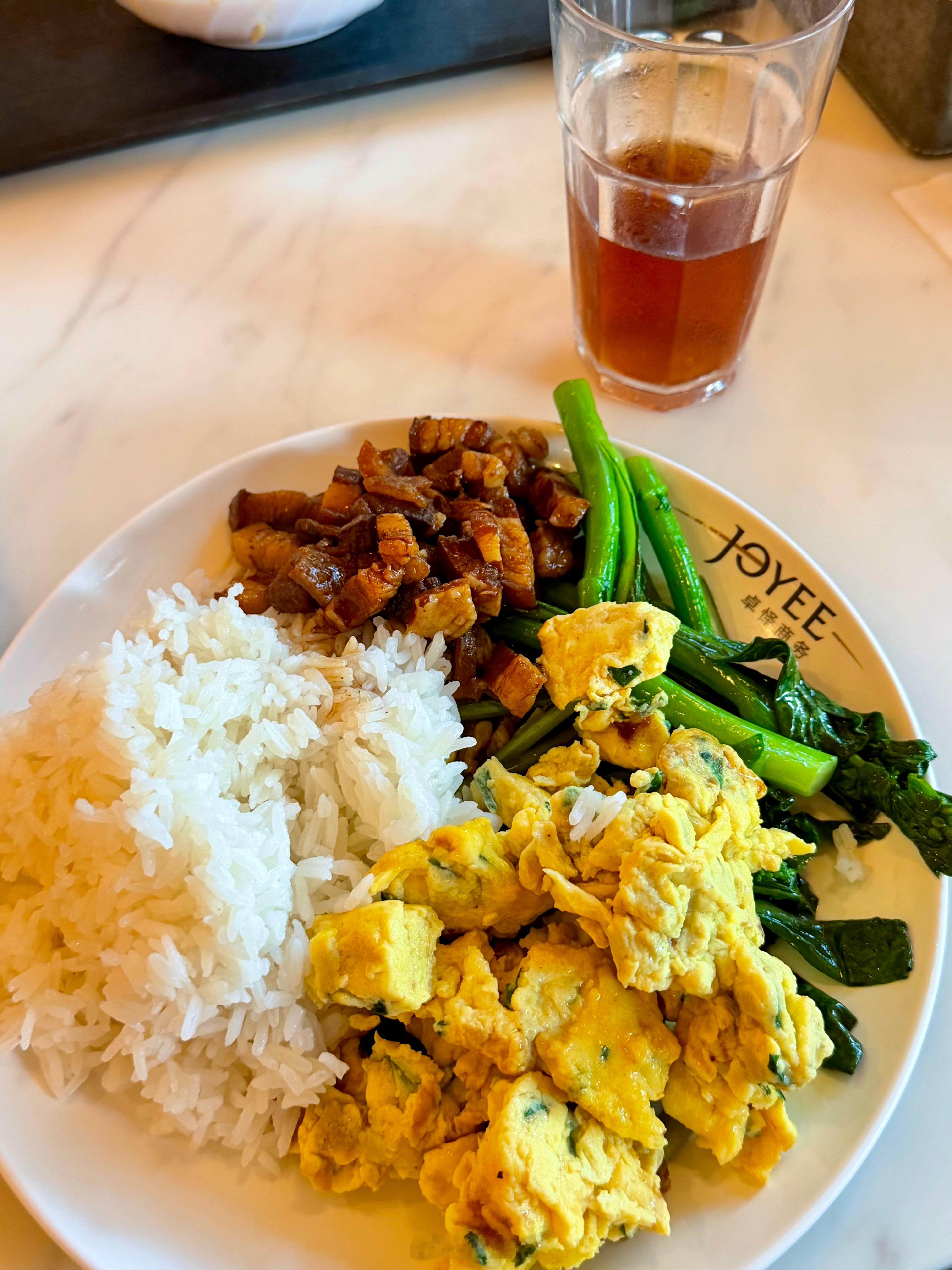 炫完两碗晚饭，准备出发回家！ 深圳·深圳宝安国际机场T3航站楼