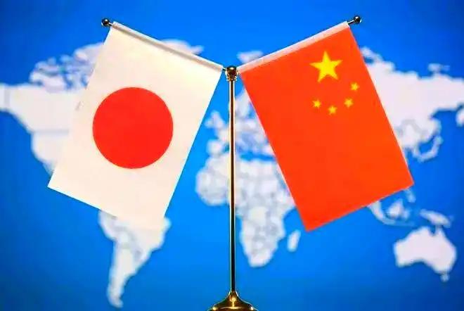 “中日”剑拔弩张！全球都在递“刀子”，都希望中日开战……各国心态：美国希望打，欧