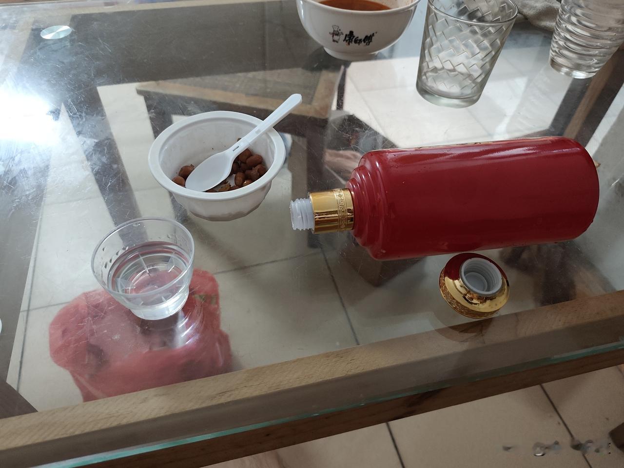 你问我答我总爱喝便宜白酒，我不知为何会口干舌燥？