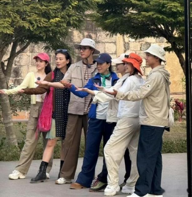 花少7合照路透花少7集体合影 花少7合照！看着氛围好好！ ​​ ​​​