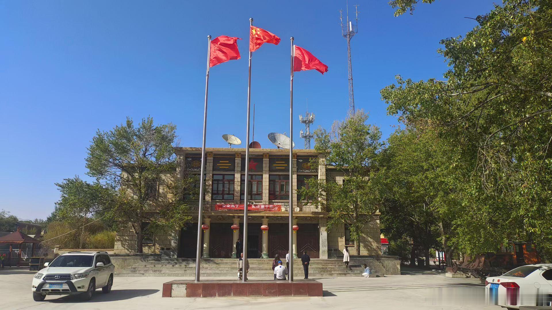 赓续红色血脉传承两路精神 今天，庆祝建党105周年暨莫河青藏驼队陈列馆揭牌仪式在