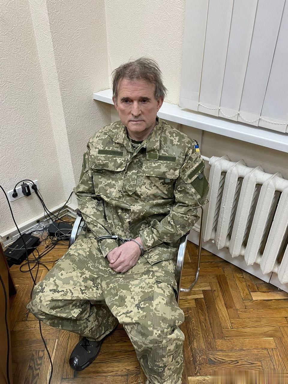 乌克兰反对派主席维克多·梅德韦丘克（Viktor Medvedchuk）说：“泽