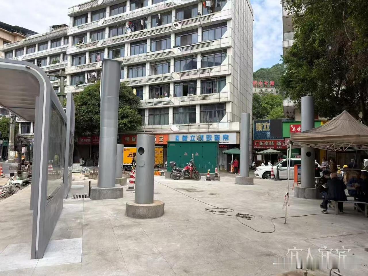 今晚上西郊到苗莆路全封闭管理
岷江桥城头这儿、翠屏山脚下，某些人千万不要走这儿过