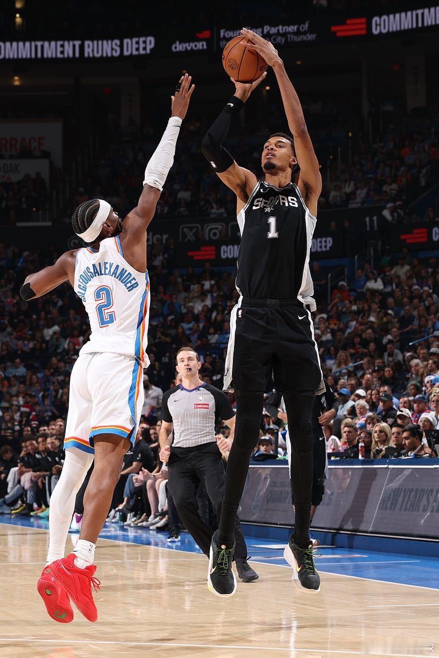NBA西决马刺VS雷霆G1战报📊【数据复盘：马刺如何在双加时中拿下雷霆？】1.