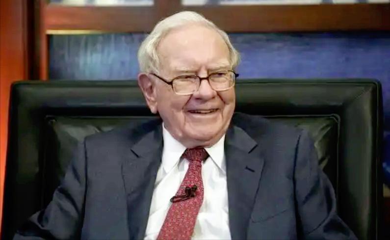 大消息！股神巴菲特正式“退休养老”，95岁高龄掌舵60年，把一家快倒闭的纺织厂干