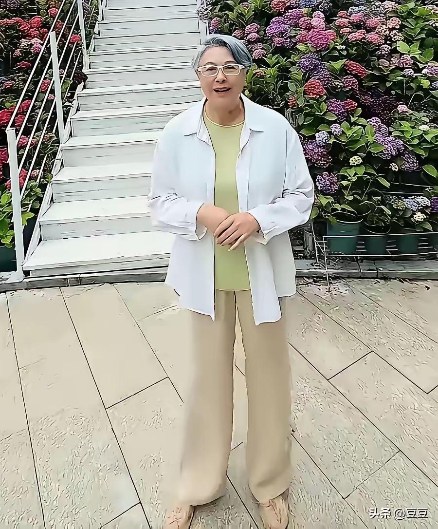 这是斯琴高娃吗？